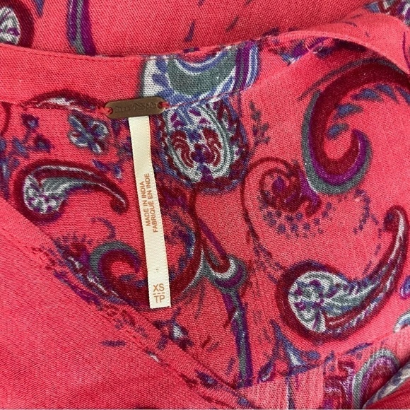 Free People Just The Two Of Us Paisley Printed Tunic In Red Pink Combo Size XS - Picture 9 of 9